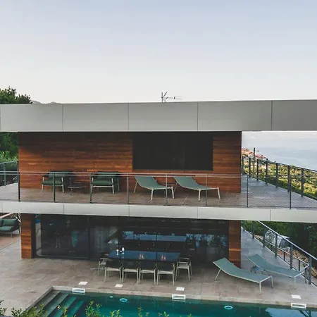 Вилла Sensational Istria Scenice Platinium 5 Bedrooms Sea Views